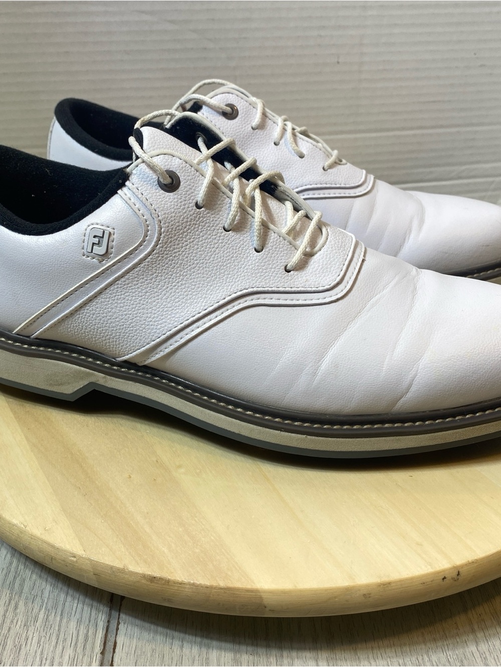 FootJoy FJ Originals 57016 White Spiked Golf Shoes Men’s Size 9